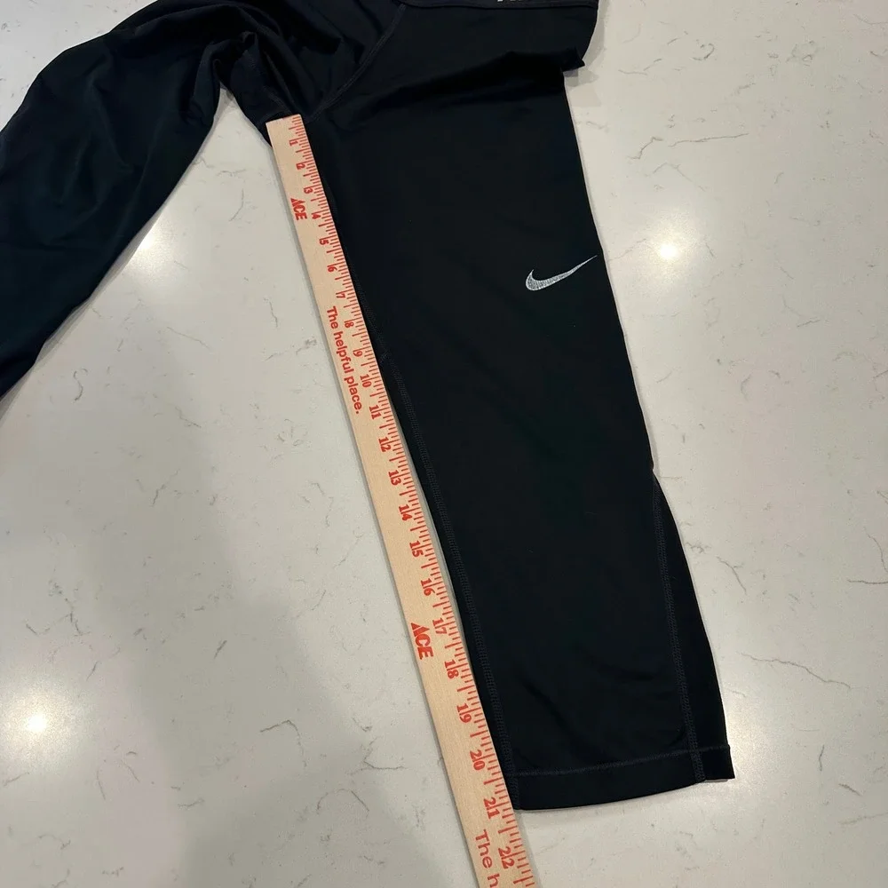 Nike Pro Dri-FIT Women Black Cropped Leggings Athletic Tights Size M 589366-010